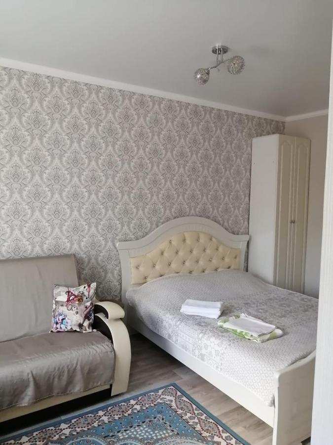 Ferienwohnung Happy House Karagandy Exterior foto