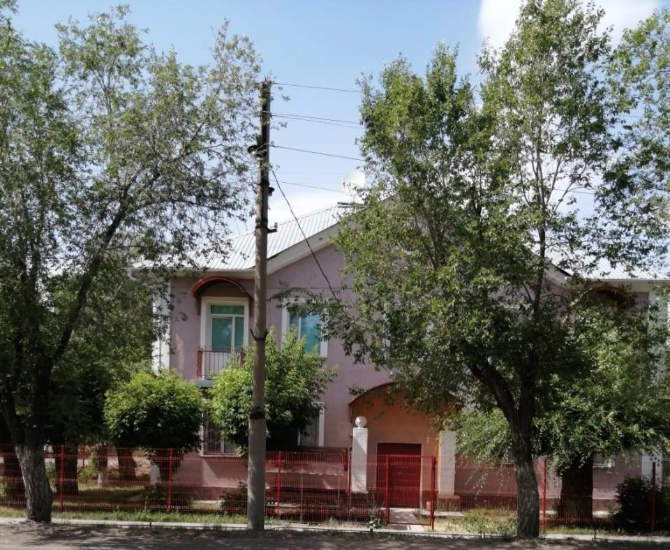 Ferienwohnung Happy House Karagandy Exterior foto